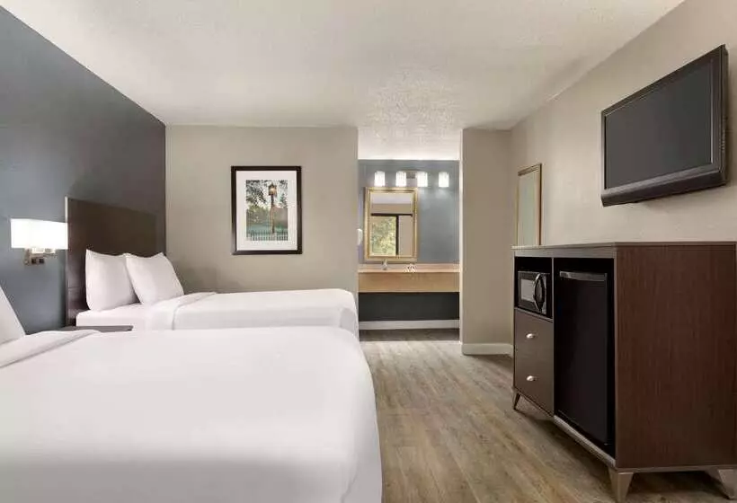 ホテル Baymont By Wyndham Wilmington