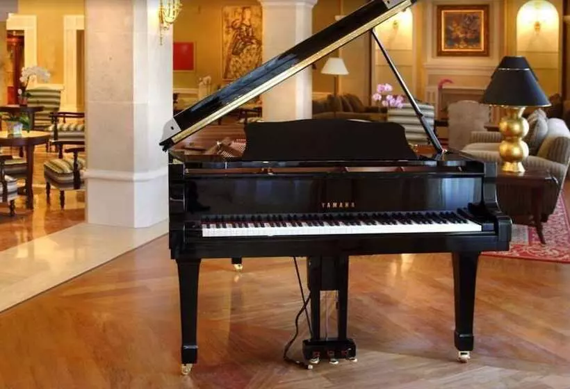 酒店 Candido 4* Sup