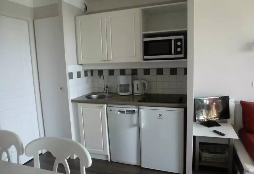 L  Eclose Cap Marine