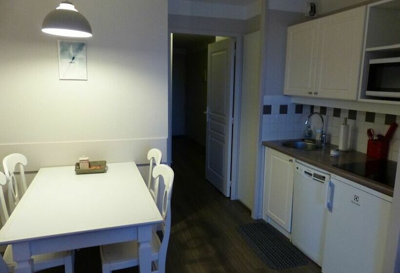 L  Eclose Cap Marine