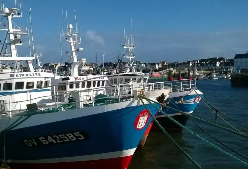 L  Eclose Cap Marine