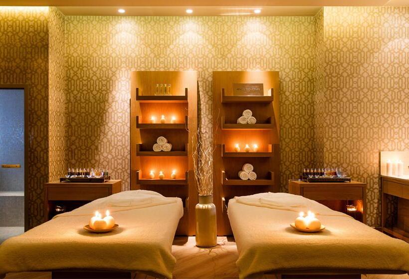 בית מלון כפרי Ikos Oceania