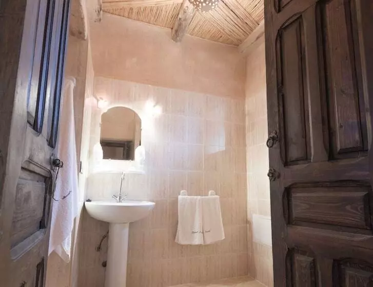 هتل Kasbah Imdoukal