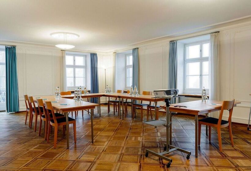 هتل Schloss Wartegg