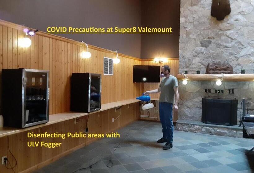 בית מלון כפרי Super 8 By Wyndham Valemount