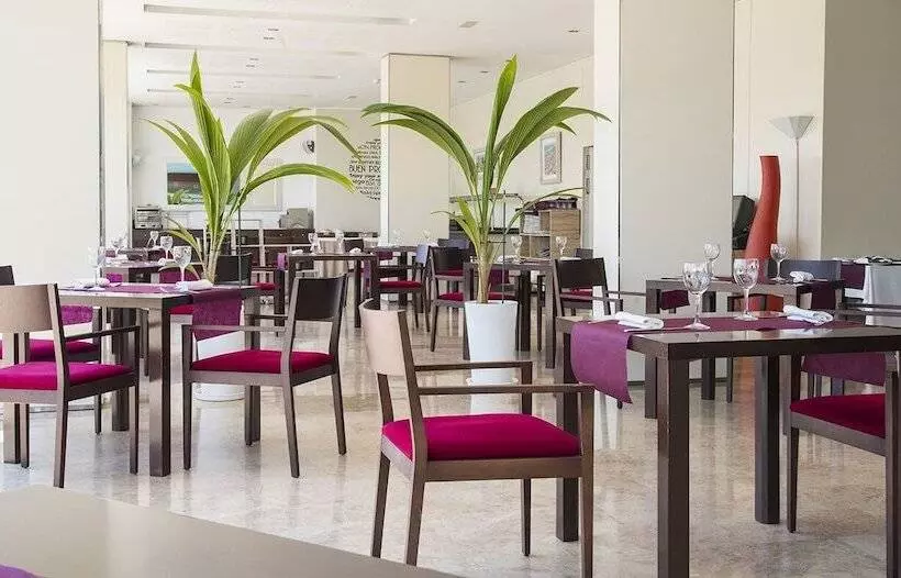 هتل Xon's Valencia