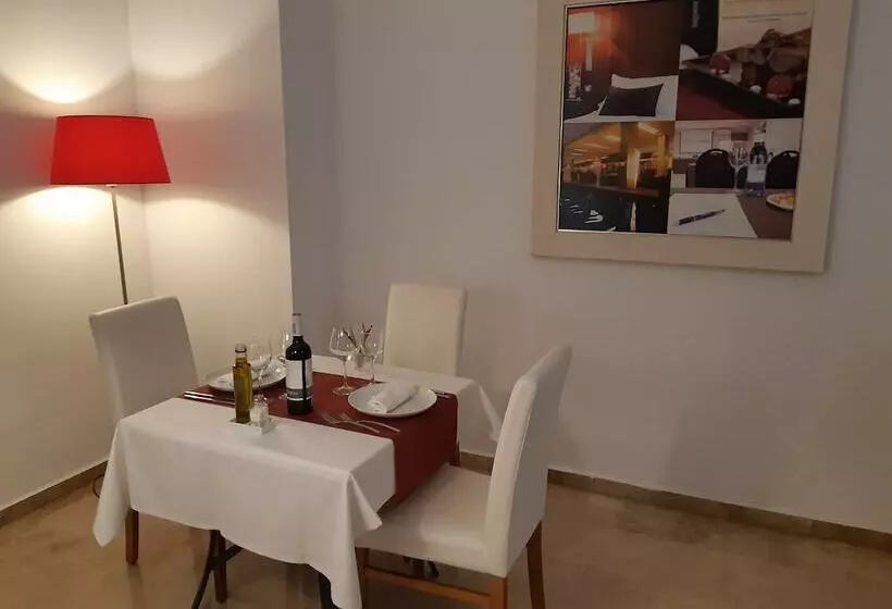 هتل Xon's Valencia