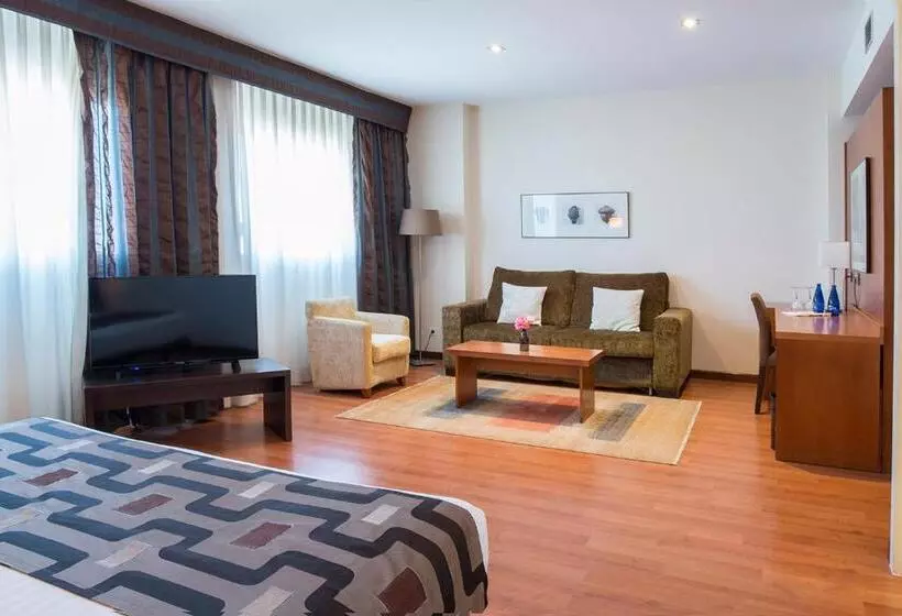 هتل Xon's Valencia