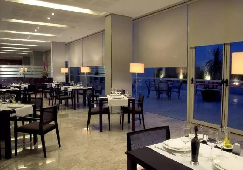 هتل Xon's Valencia