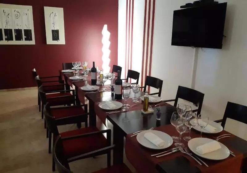 هتل Xon's Valencia