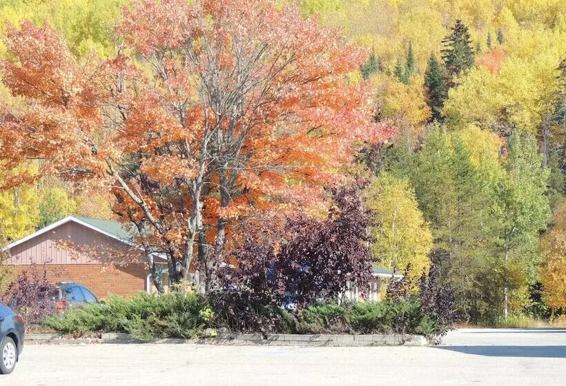 مُتل Marineau La Tuque