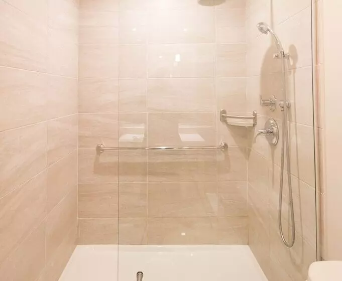 مُتل Marineau La Tuque