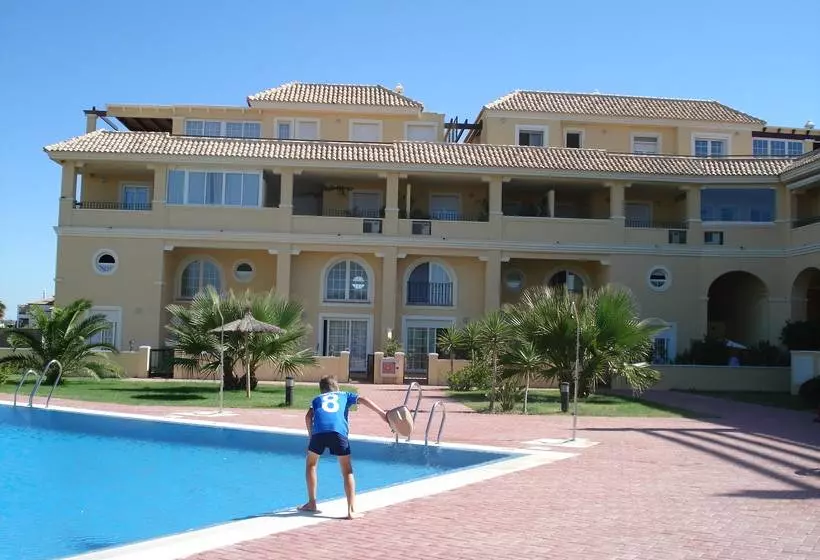 Apartamentos Leo Los Mirlos