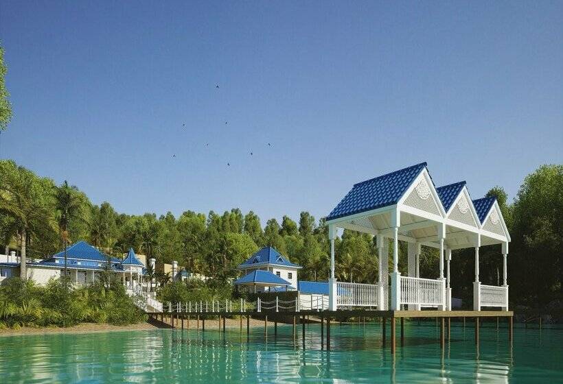 Cayo Levantado Resort