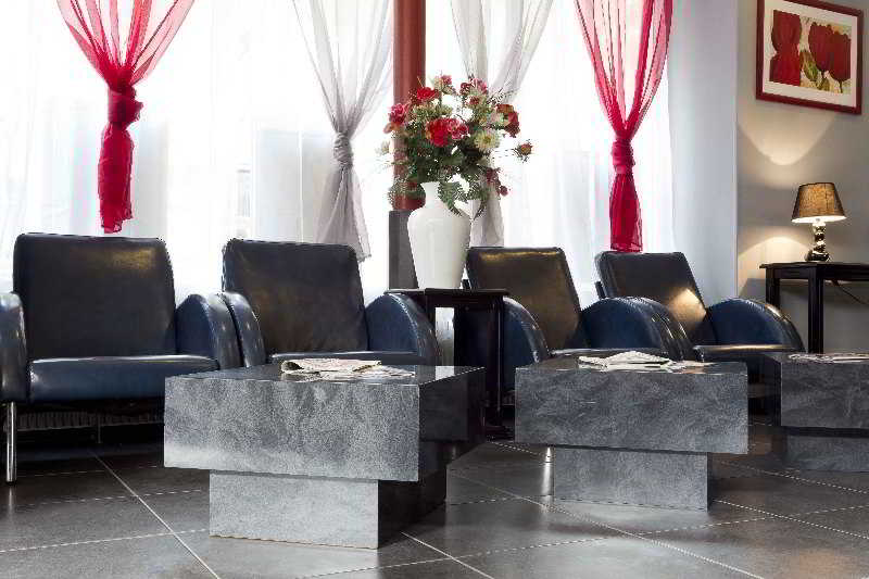 Hipotel Paris Belgrand Mairie Du 20ème