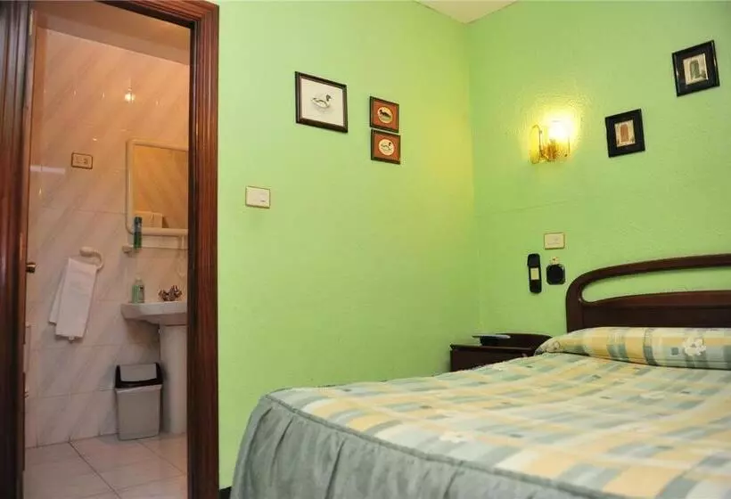 Хостел Pensión Ariz