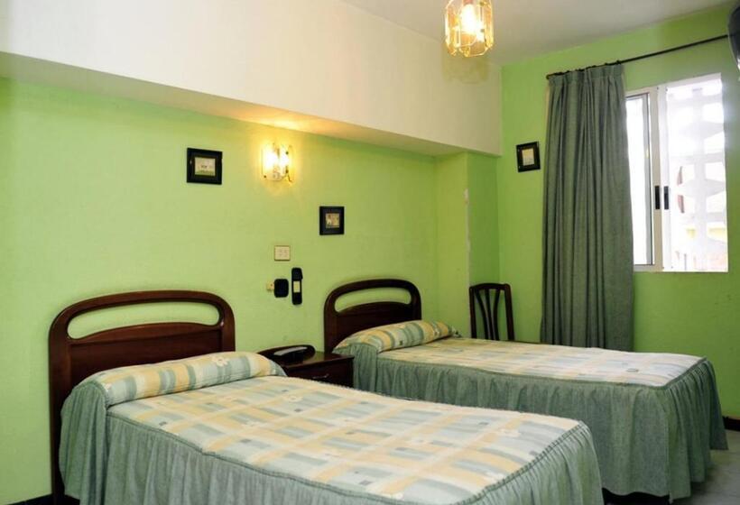 فندق فئة نجمة واحدة Pensión Ariz