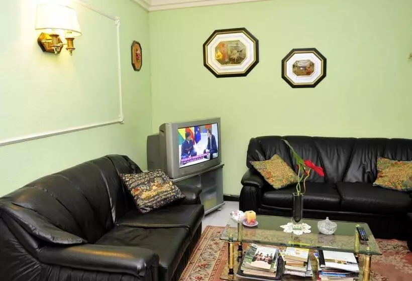 Хостел Pensión Ariz