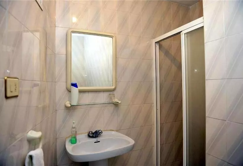 Хостел Pensión Ariz