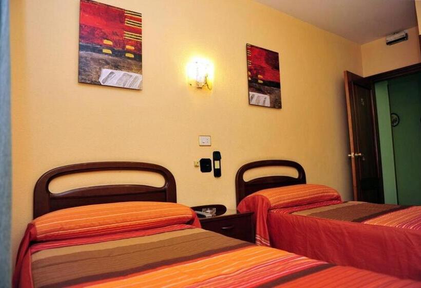 فندق فئة نجمة واحدة Pensión Ariz