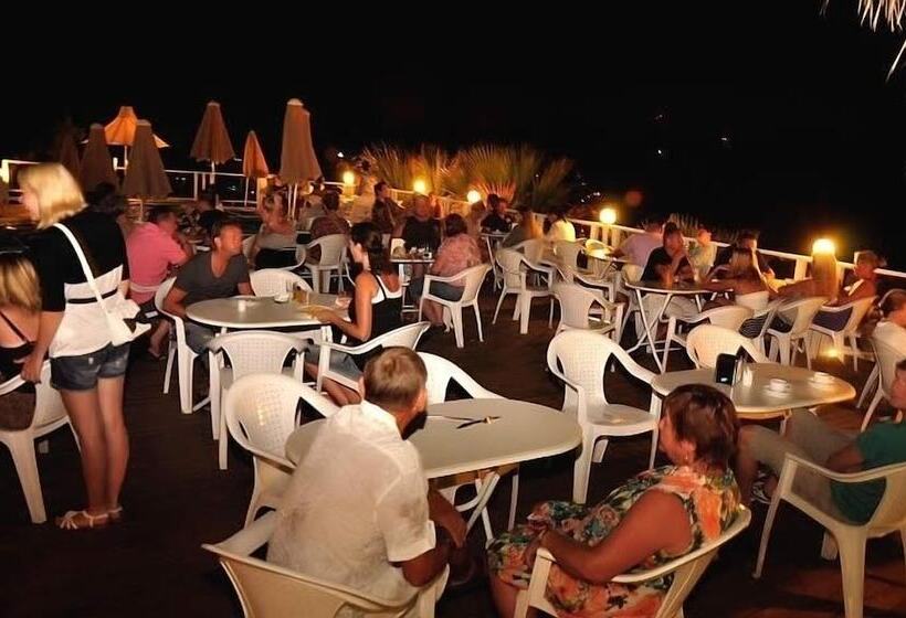 Отель Family Belvedere