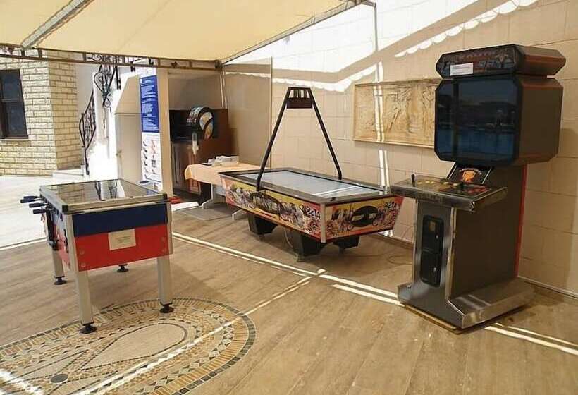 Отель Family Belvedere