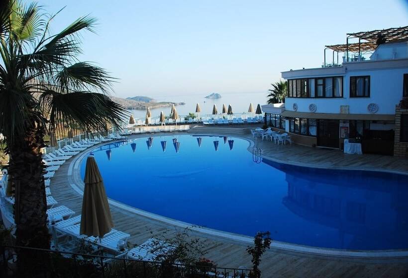 Отель Family Belvedere