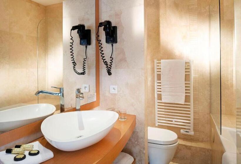 Grand Hotel Des Lecques; Bw Signature Collection