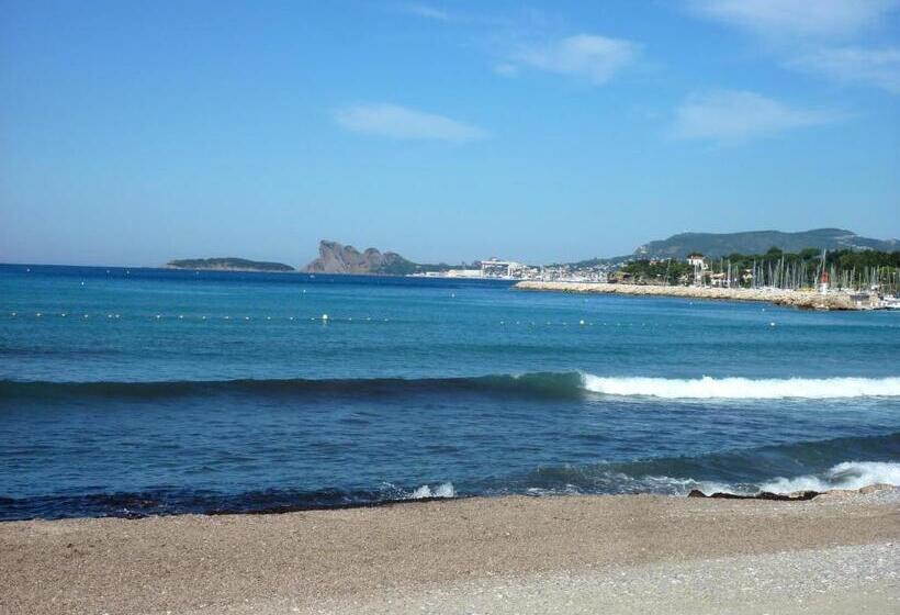 Grand Hotel Des Lecques; Bw Signature Collection