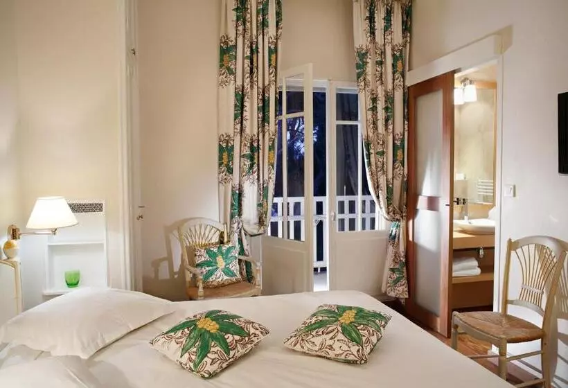 Grand Hotel Des Lecques; Bw Signature Collection