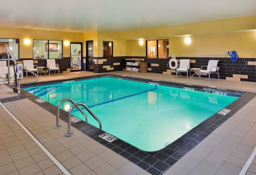 فندق Holiday Inn Express & Suites Topeka West I 70 Wanamaker, An Ihg