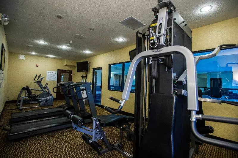 Hotel Holiday Inn Express & Suites Topeka West I 70 Wanamaker, An Ihg