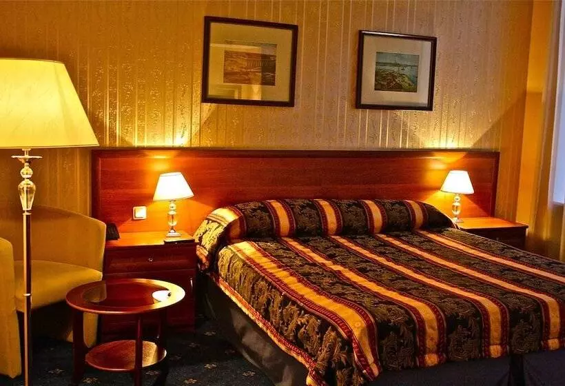 فندق Belvedere Nevsky Business