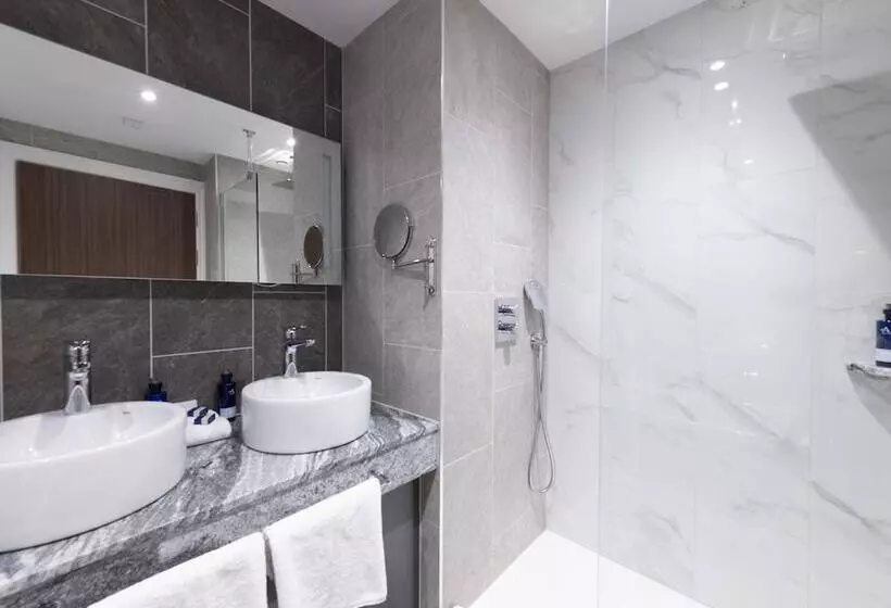 בית מלון כפרי Ness Walk