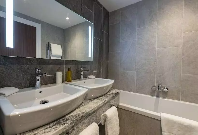 בית מלון כפרי Ness Walk