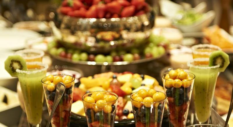 בית מלון כפרי Peermont Metcourt Suites