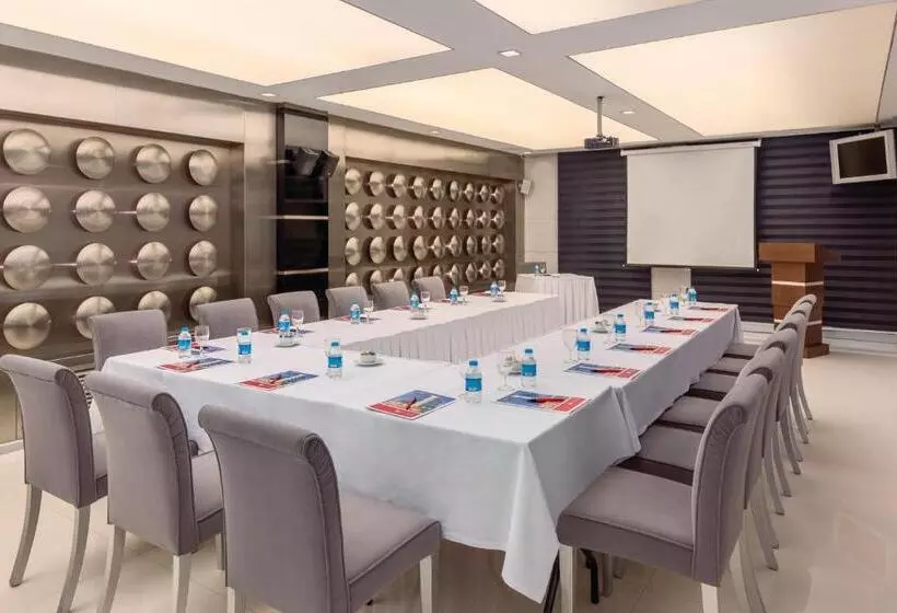 Hotel Ramada By Wyndham Ankara