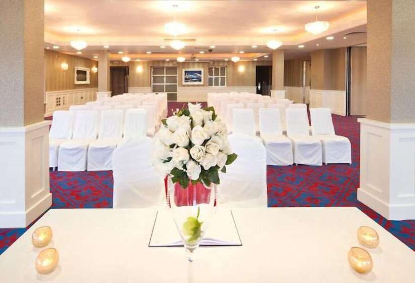 בית מלון כפרי Redcastle