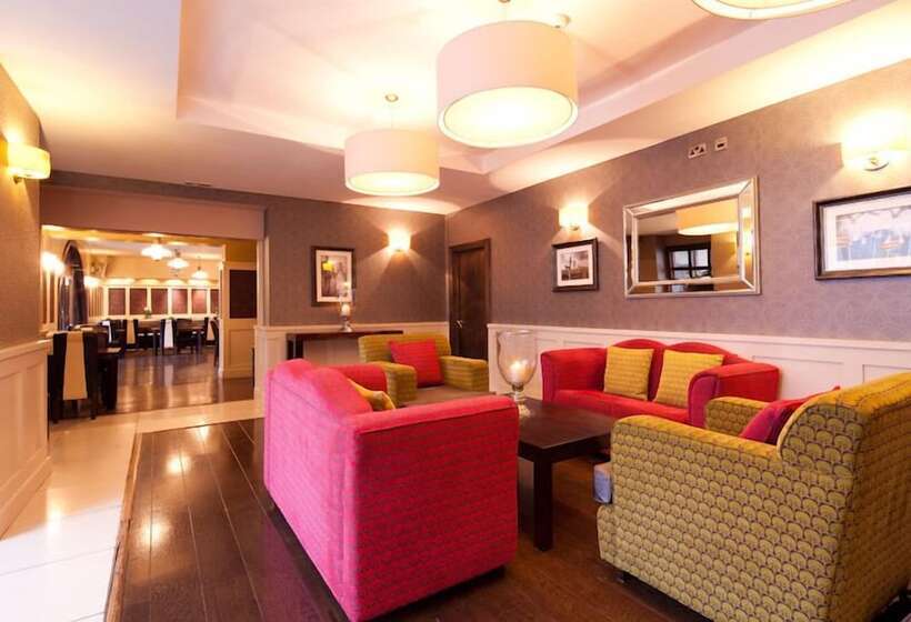 בית מלון כפרי Redcastle