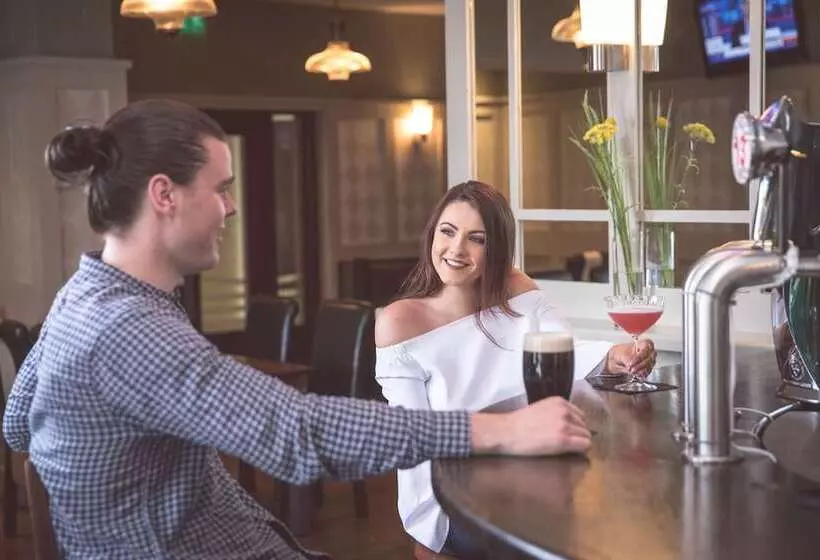 Отель Redcastle