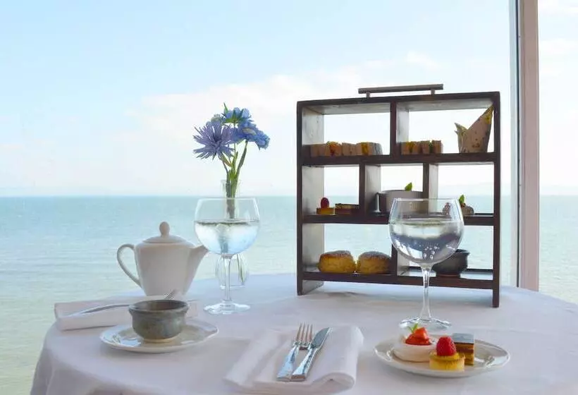 Отель Redcastle