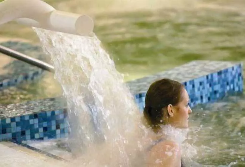 Отель Redcastle