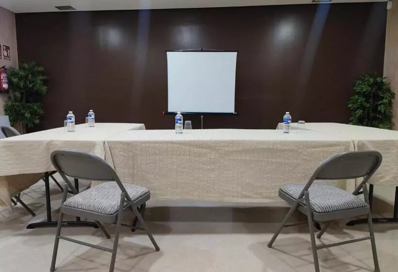 فندق Reston Valdemoro