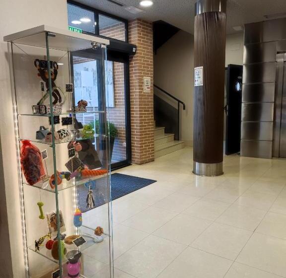 Отель Reston Valdemoro