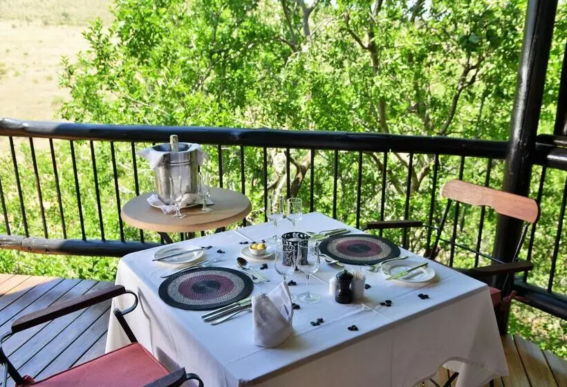 Отель Tshukudu Bush Lodge