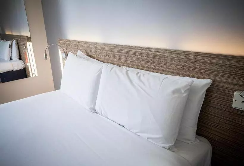 Travelodge Hotel Limerick Ennis Road