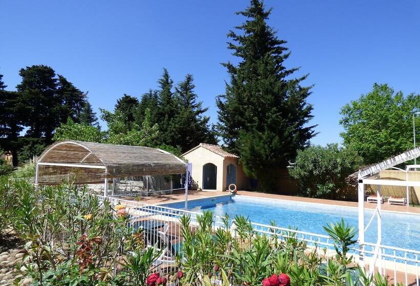 هتل Appart  Court Inn Suites