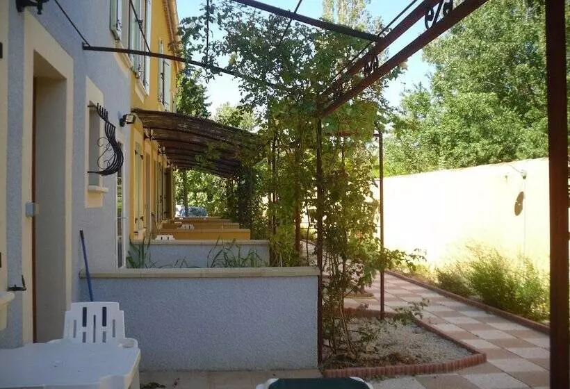 호텔 Appart  Court Inn Suites