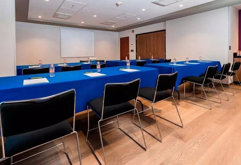 هتل City Express by Marriott Chihuahua