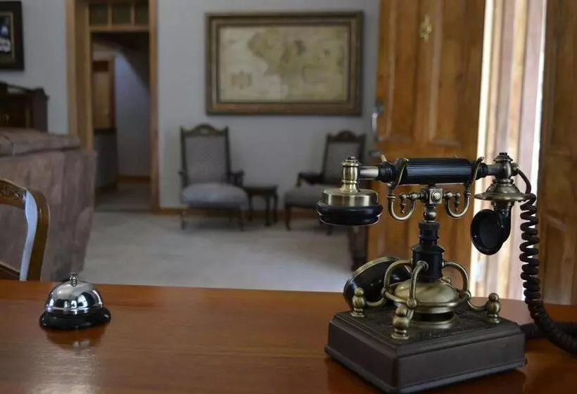 בית מלון כפרי Hobbit Boutique